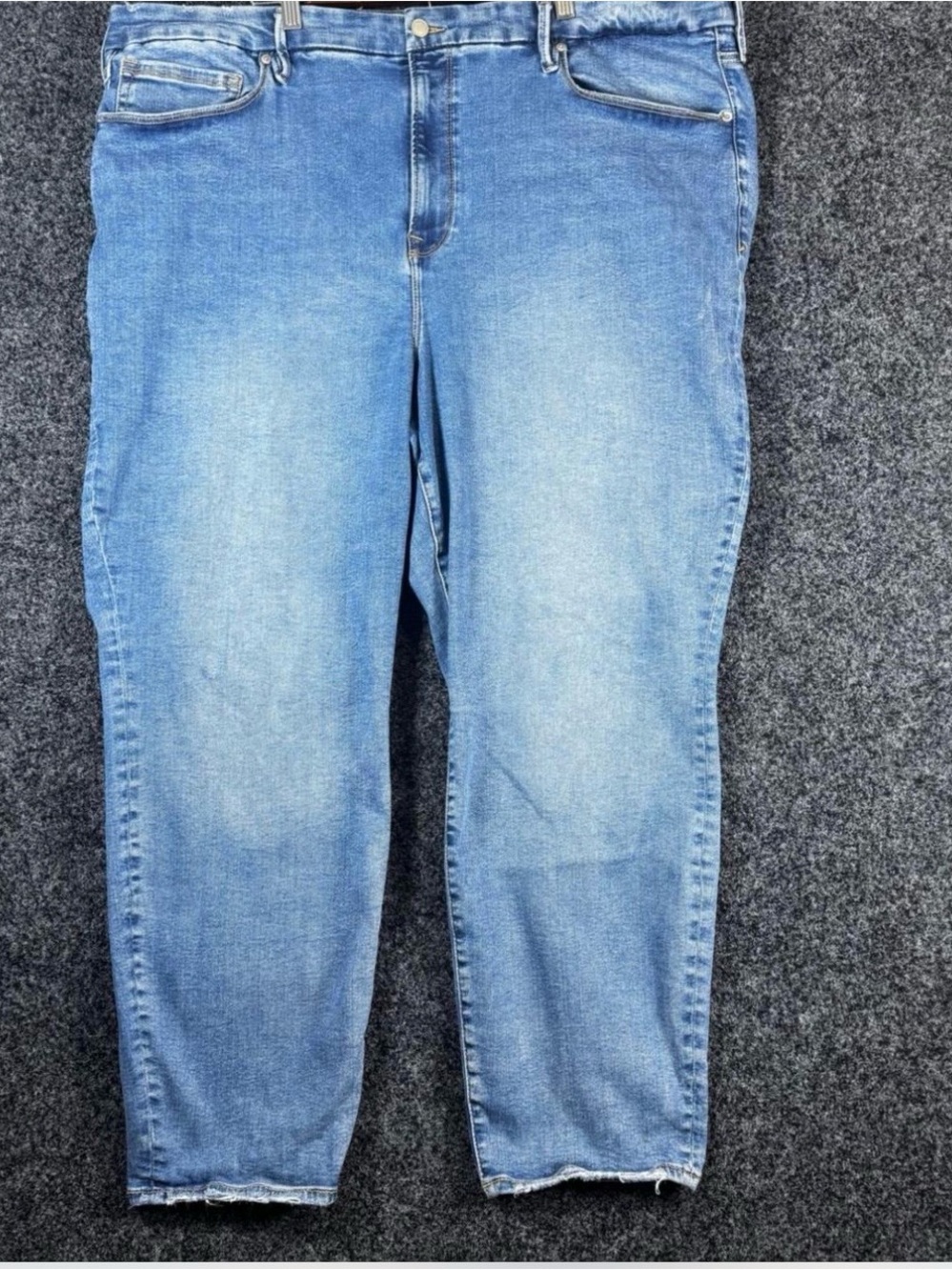 Good American Always Fits Light Blue Ankle Crop Jeans